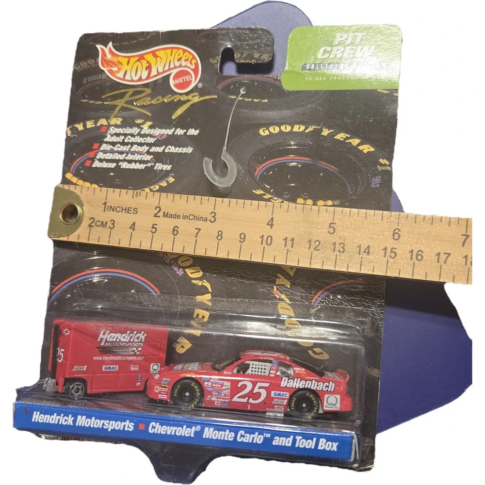 Wally Dallenbach #25 Hendrick Motorsports Hot Wheels Pit Crew MOC Nascar